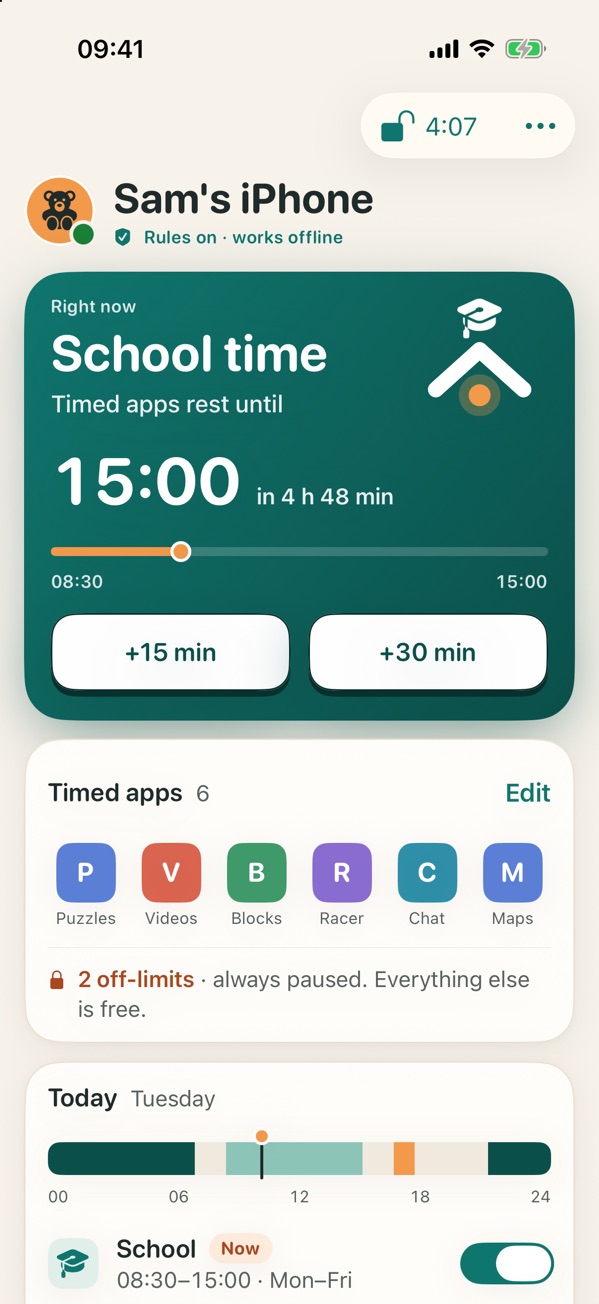 Step 2. A parent's view during school time: the timed apps rest until 15:00, with buttons for 15 and 30 more minutes, six timed apps and the day's times.